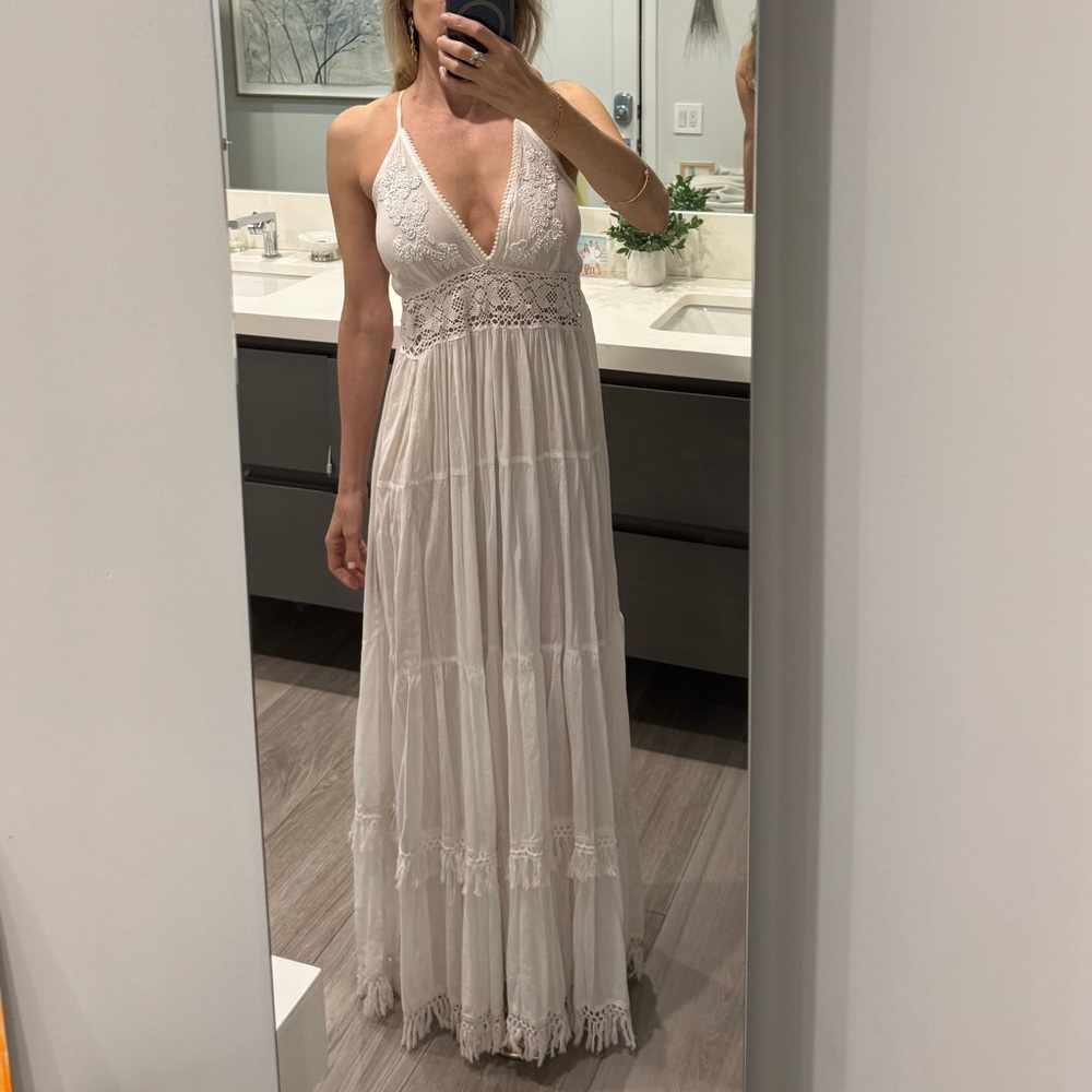 Chic Lace Maxi Dress